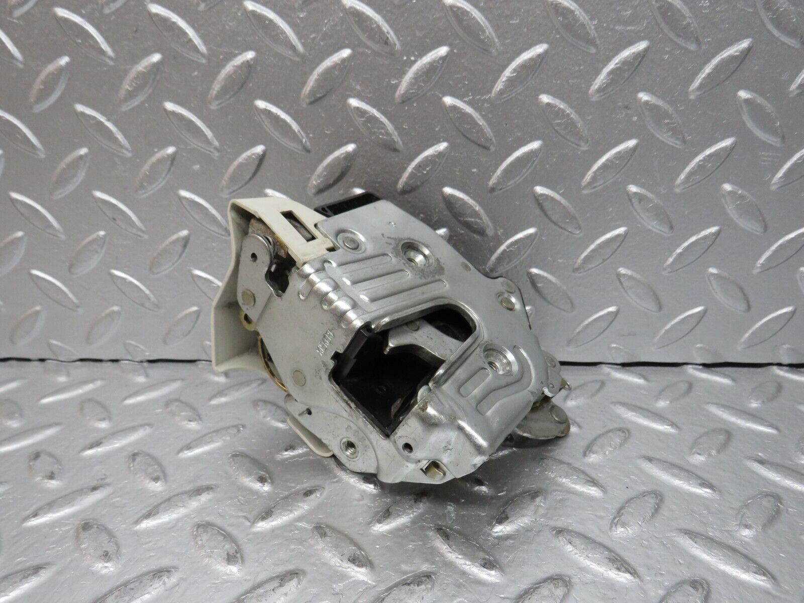 31796 Mercedes-Benz W201 190LE 1.8L Rear Right Door Lock Mechanism