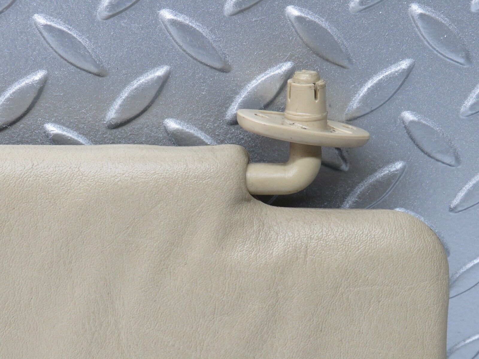 33944 Mercedes-Benz W124 260E Sun Visor Right Side Beige