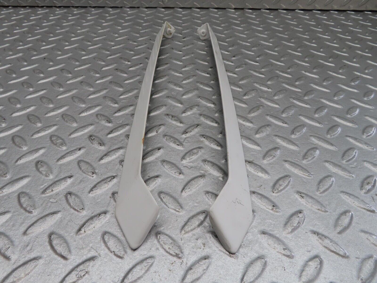 16439 Mercedes-Benz W124 260E C Pillar Lower Moulding Trim