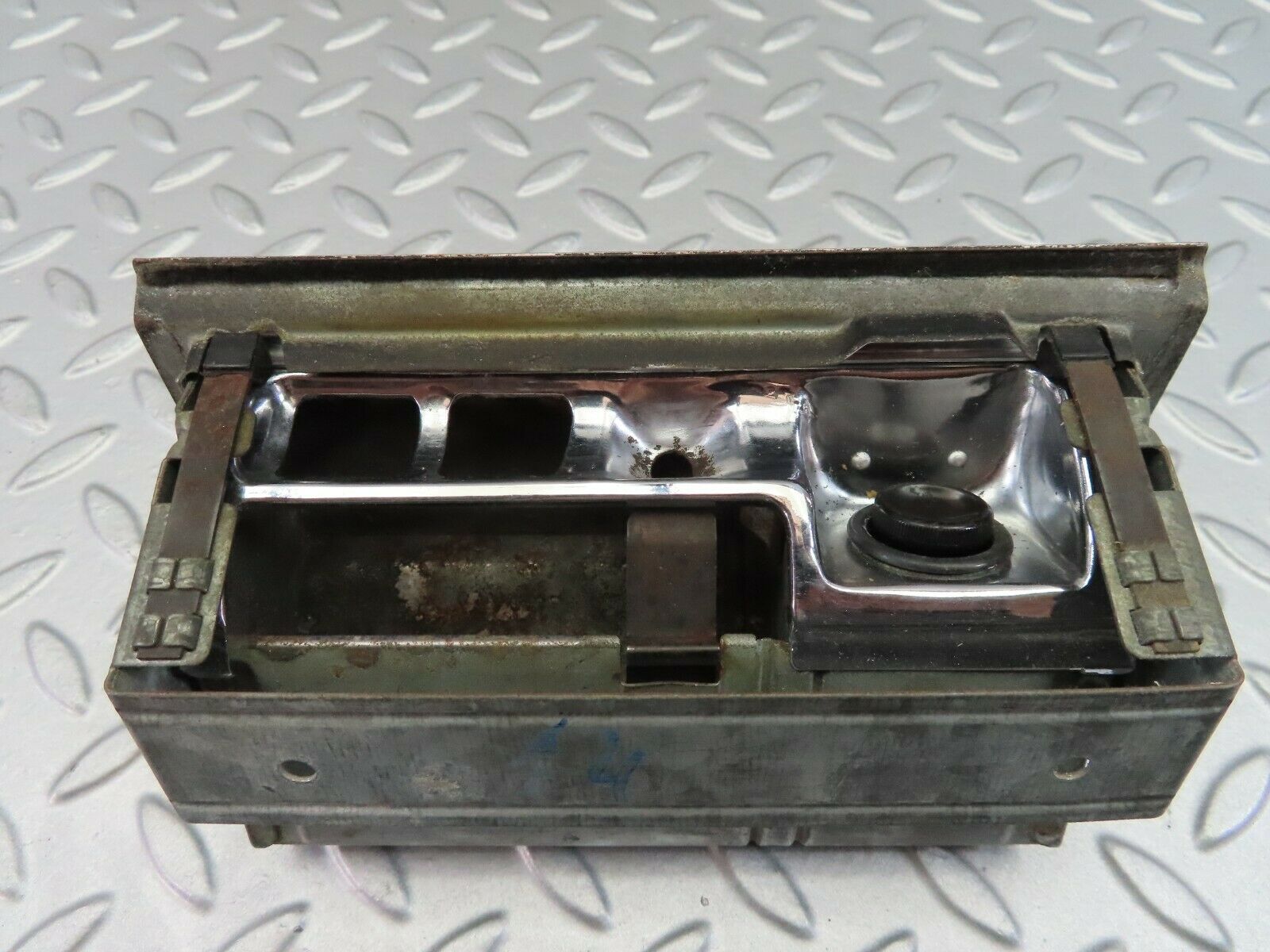 7330 Mercedes-Benz W116 450SE Centre Console Ashtray