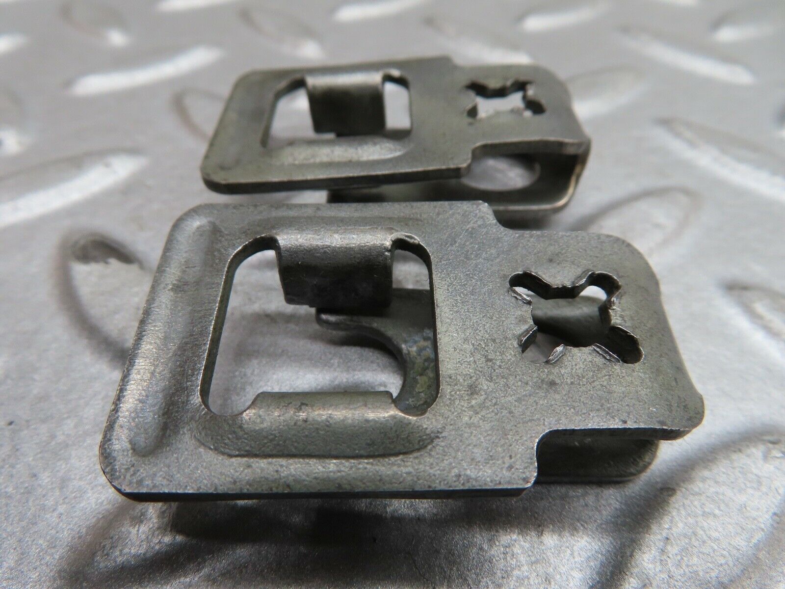 17506 Mercedes-Benz R129 300SL Coupe Fuel Injector Bracket Holder