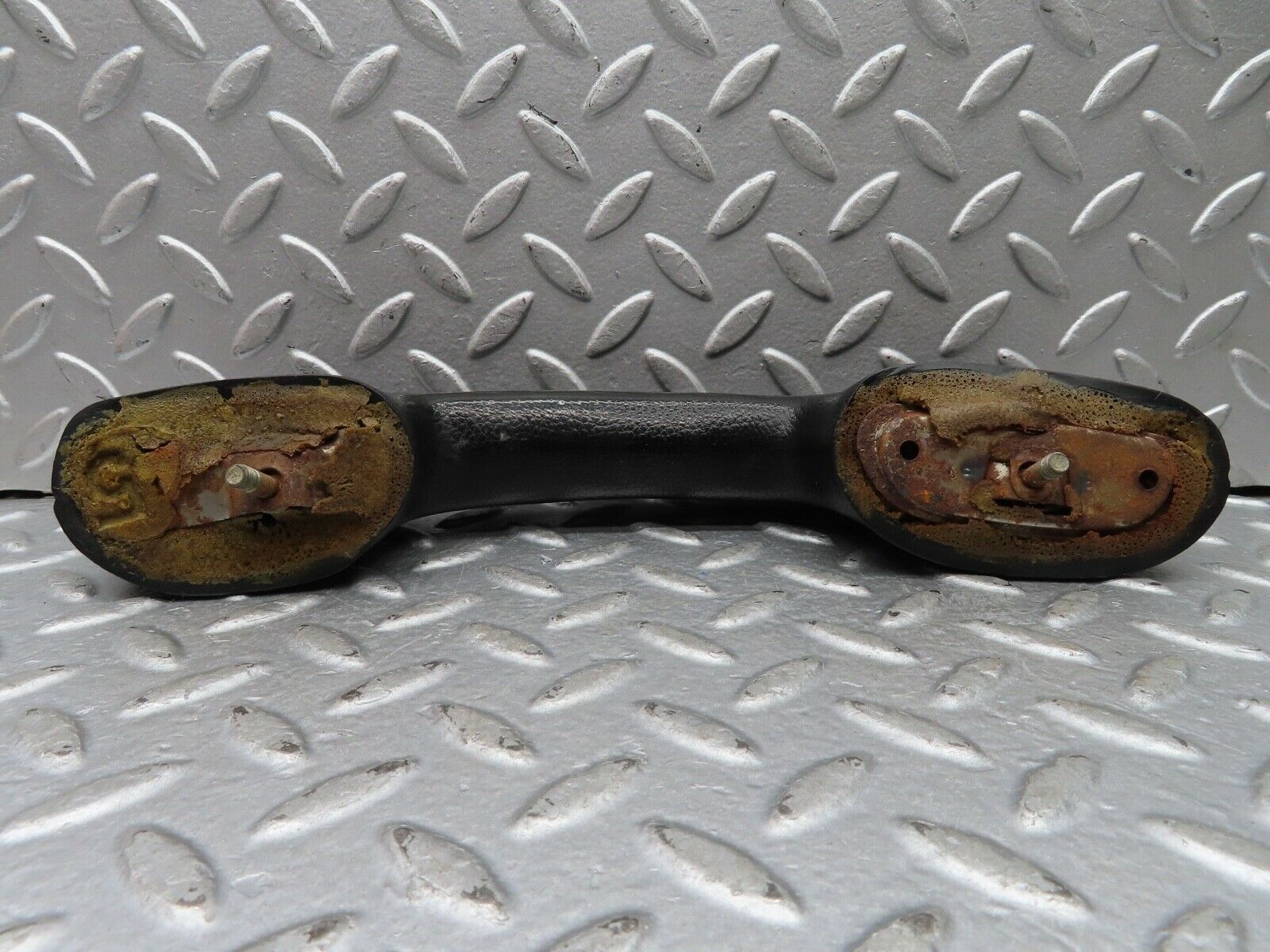 18927 Mercedes-Benz W115 Interior Door Handle Front Right Black