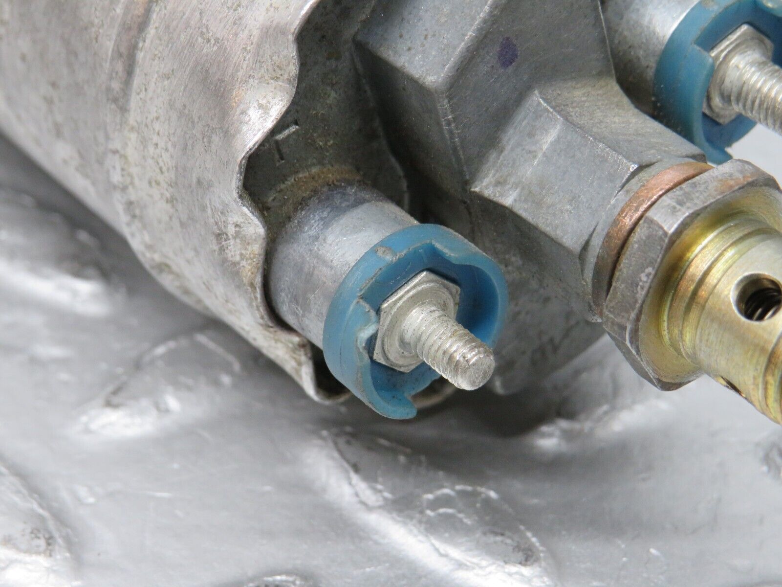 38585 Mercedes-Benz R129 280SL Coupe Fuel Pump Bosch 0580254950