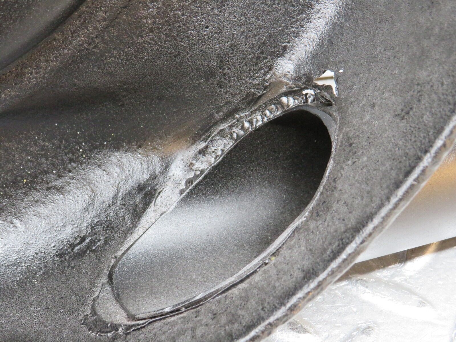 0307 Mercedes-Benz W123 220D Air Filter Housing Bottom 0110946702