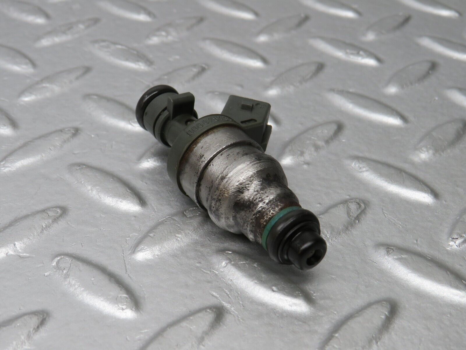 38145 Mercedes-Benz A124 320E Cabriolet Fuel Injector Bosch 0280155209 0000787323