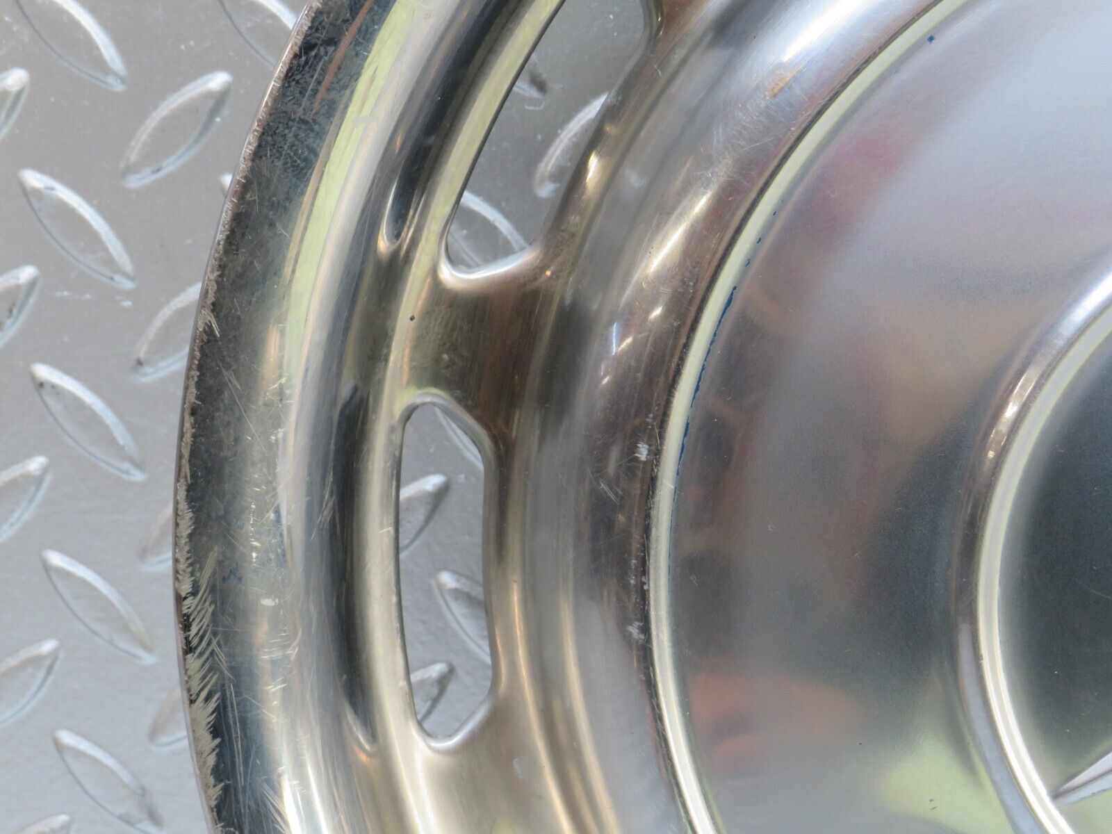 28410 Mercedes-Benz S123 240D Wagon Wheel Trim Hub Cap 14"