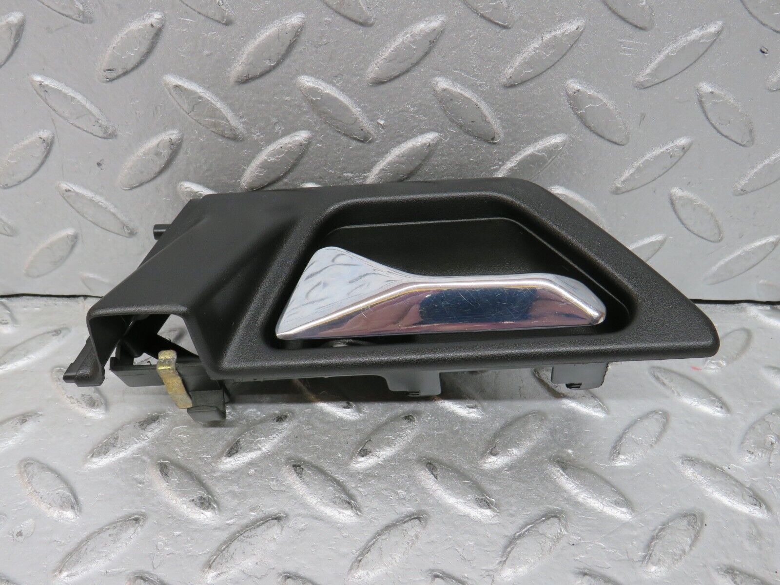 37768 Mercedes-Benz A124 320E Cabriolet Interior Door Handle Left 1247600561