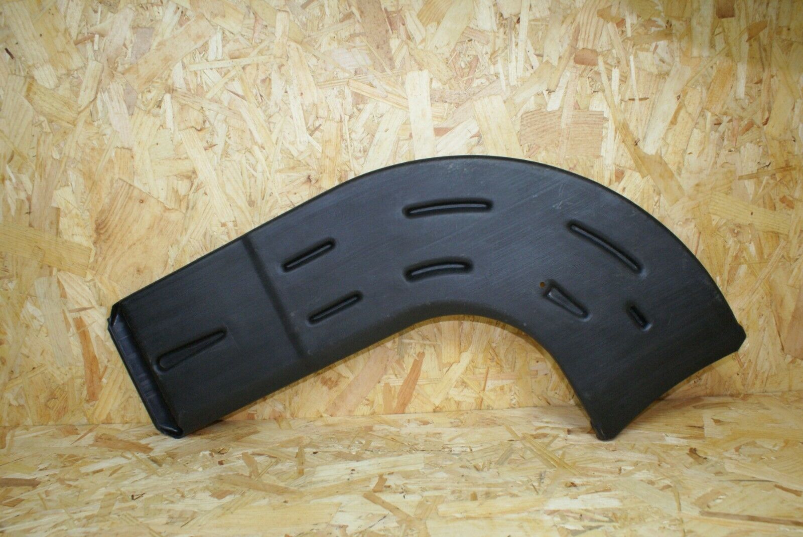 2225 Mercedes-Benz W123 280E Air Duct Pipe Right 1238311046