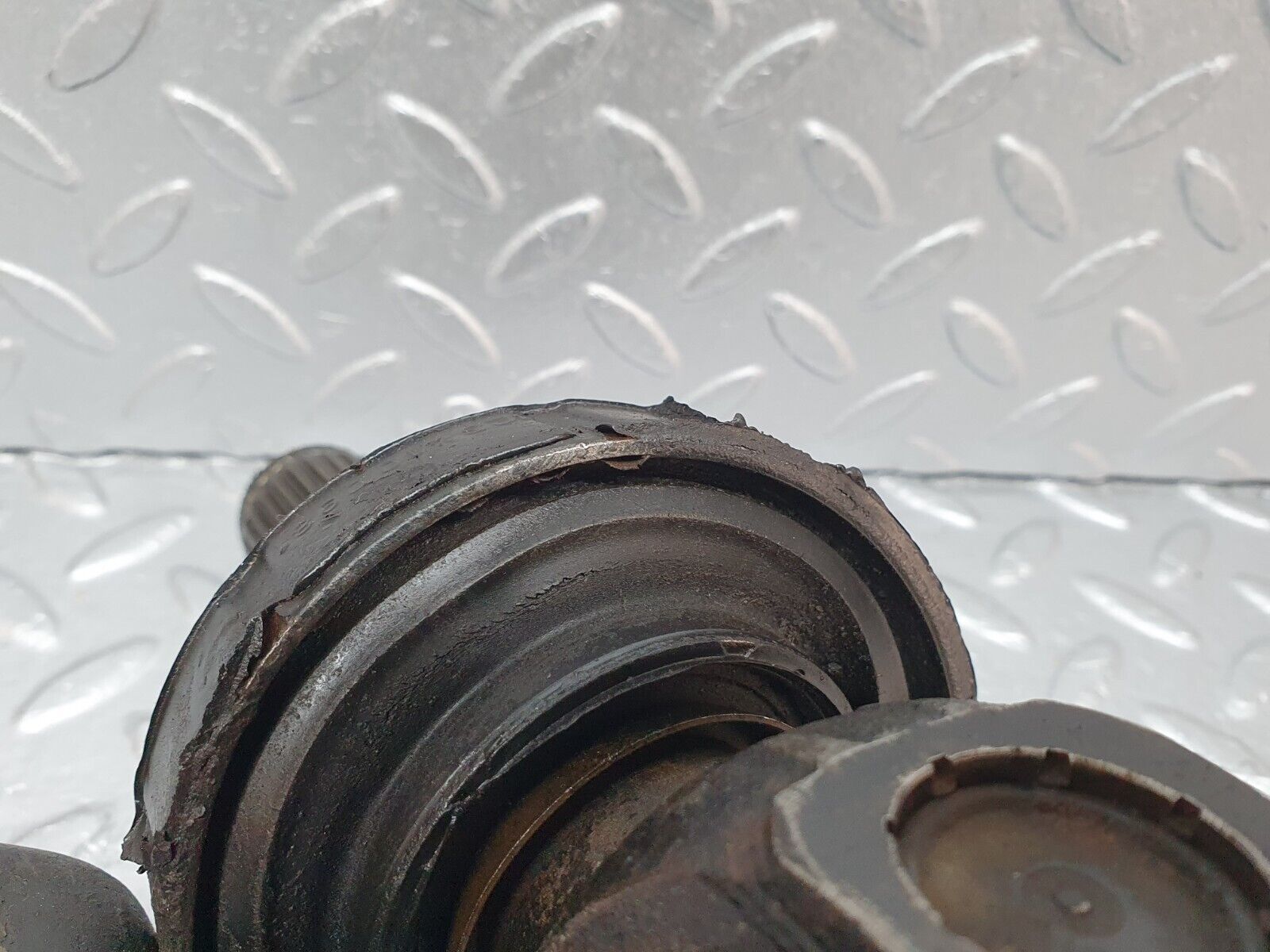 40844 Mercedes-Benz W123 300D Cardan Shaft Prop Shaft 1234110015 1234100981