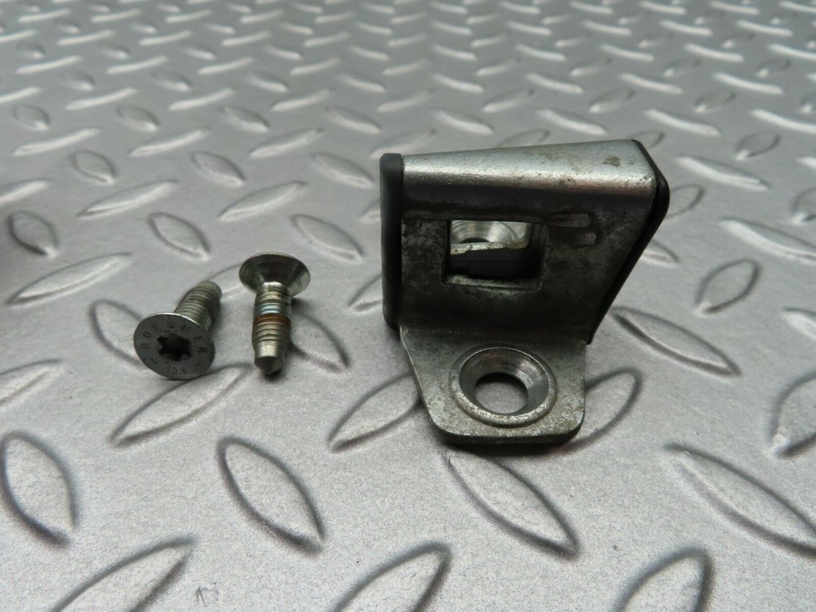 5370 Mercedes-Benz W124 230E Door Lock Latch