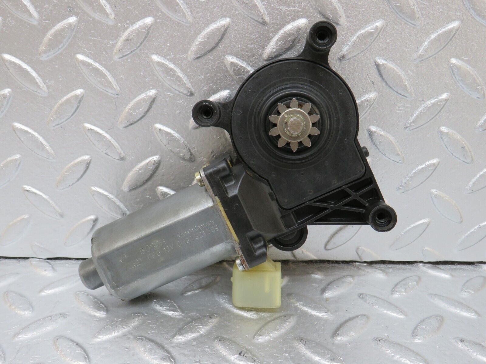 34701 Mercedes-Benz W210 320E Front Right Window Regulator Motor 0130821709