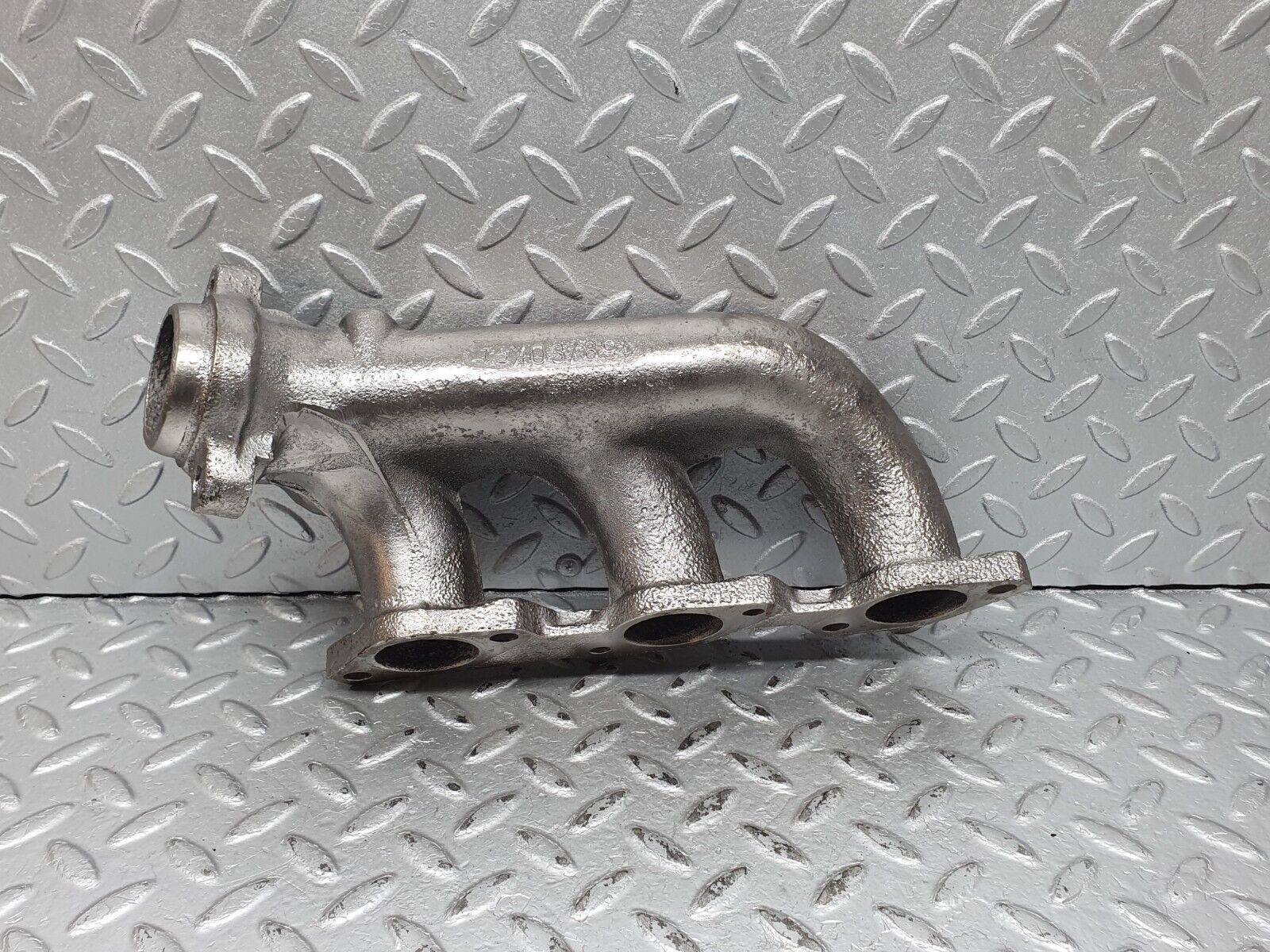 41201 Mercedes-Benz W126 300SE Exhaust Manifold Cylinder 1-3 1031421502