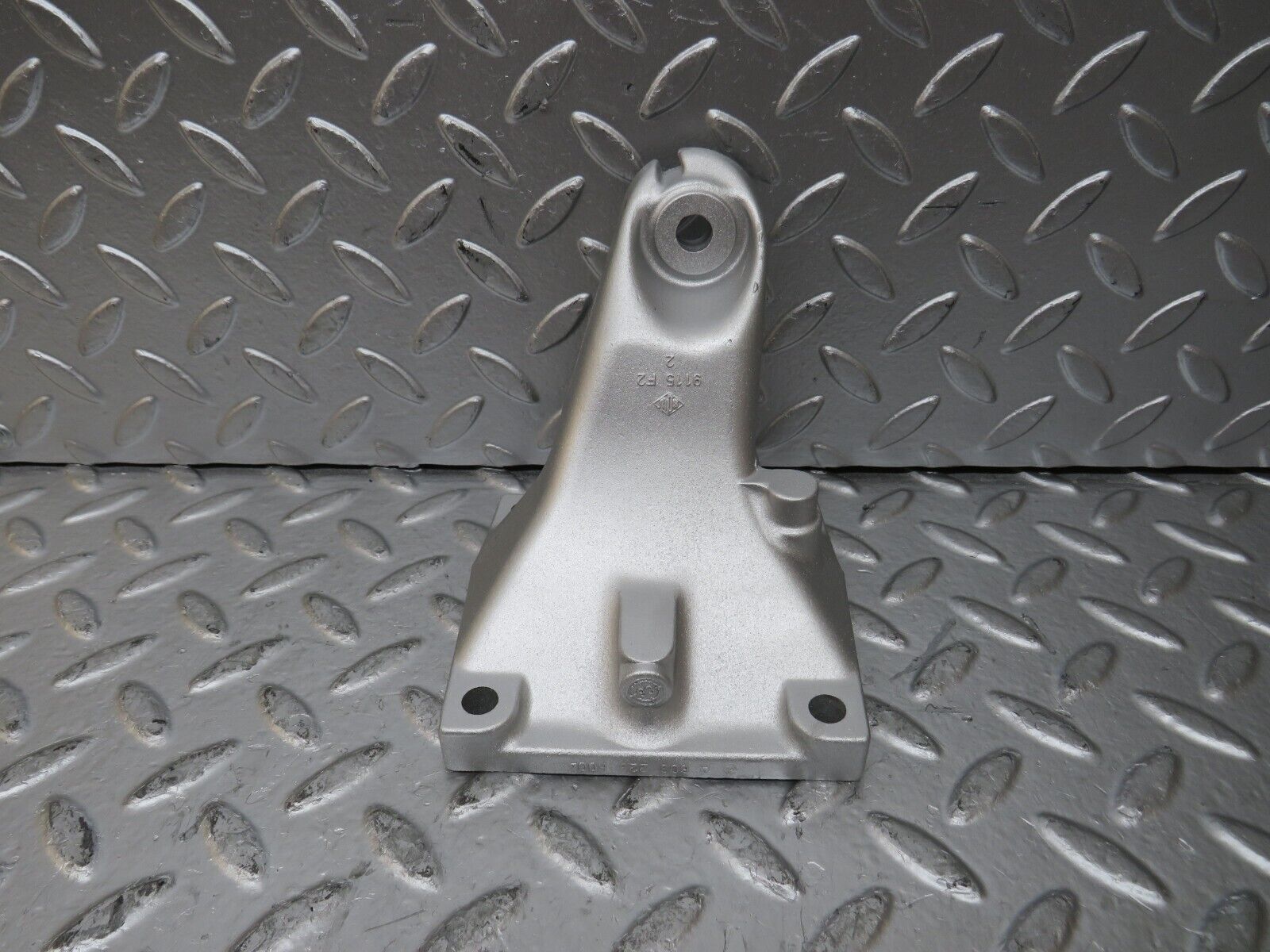 25930 Mercedes-Benz W124 280E Engine Mount Bracket Left 6032236004