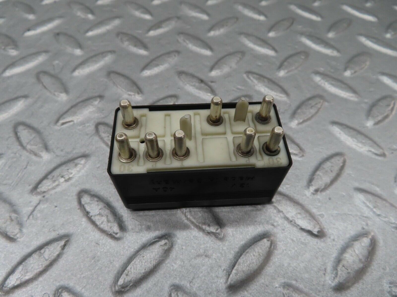 11946 Mercedes-Benz R129 300SL Coupe Engine Auxiliary Fan Relay 0015428219