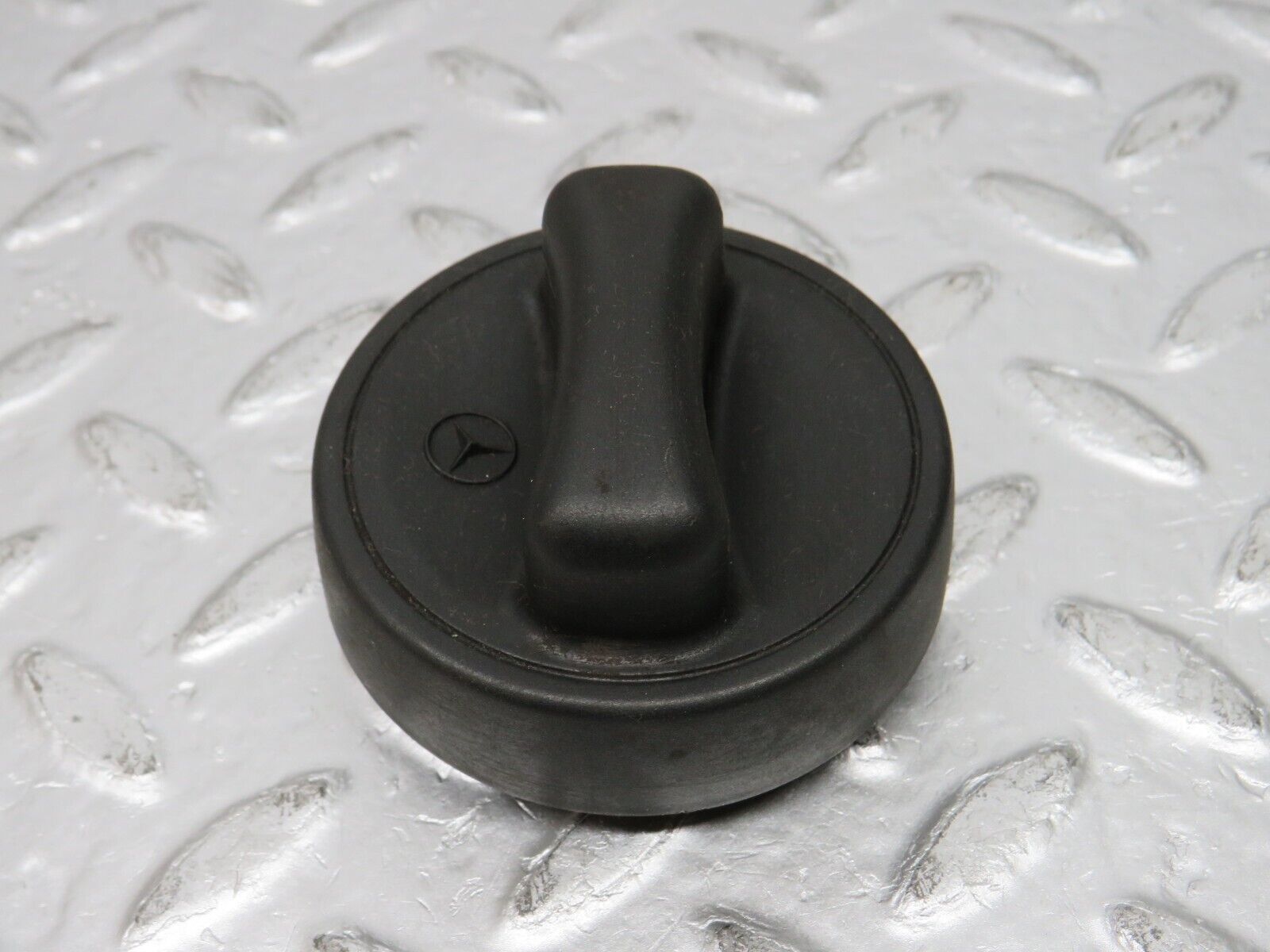 32610 Mercedes-Benz S124 300TE Wagon Fuel Tank Cap 1404700005