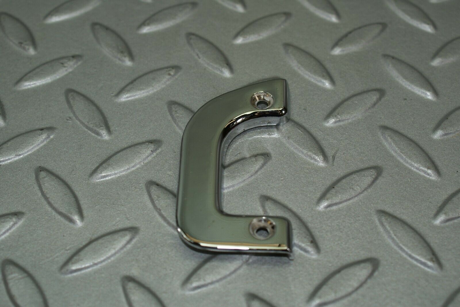 3189 Mercedes-Benz W115 220D Right Interior Chrome Door Latch Trim