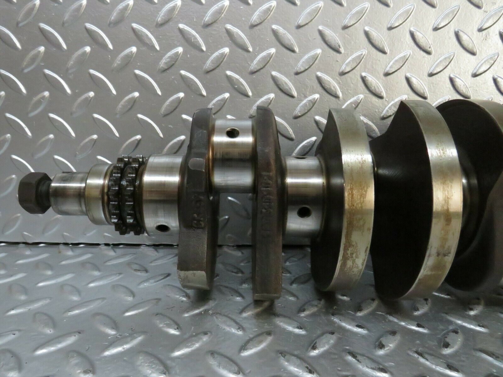 23678 Mercedes-Benz W114 280E Crankshaft 1100310101