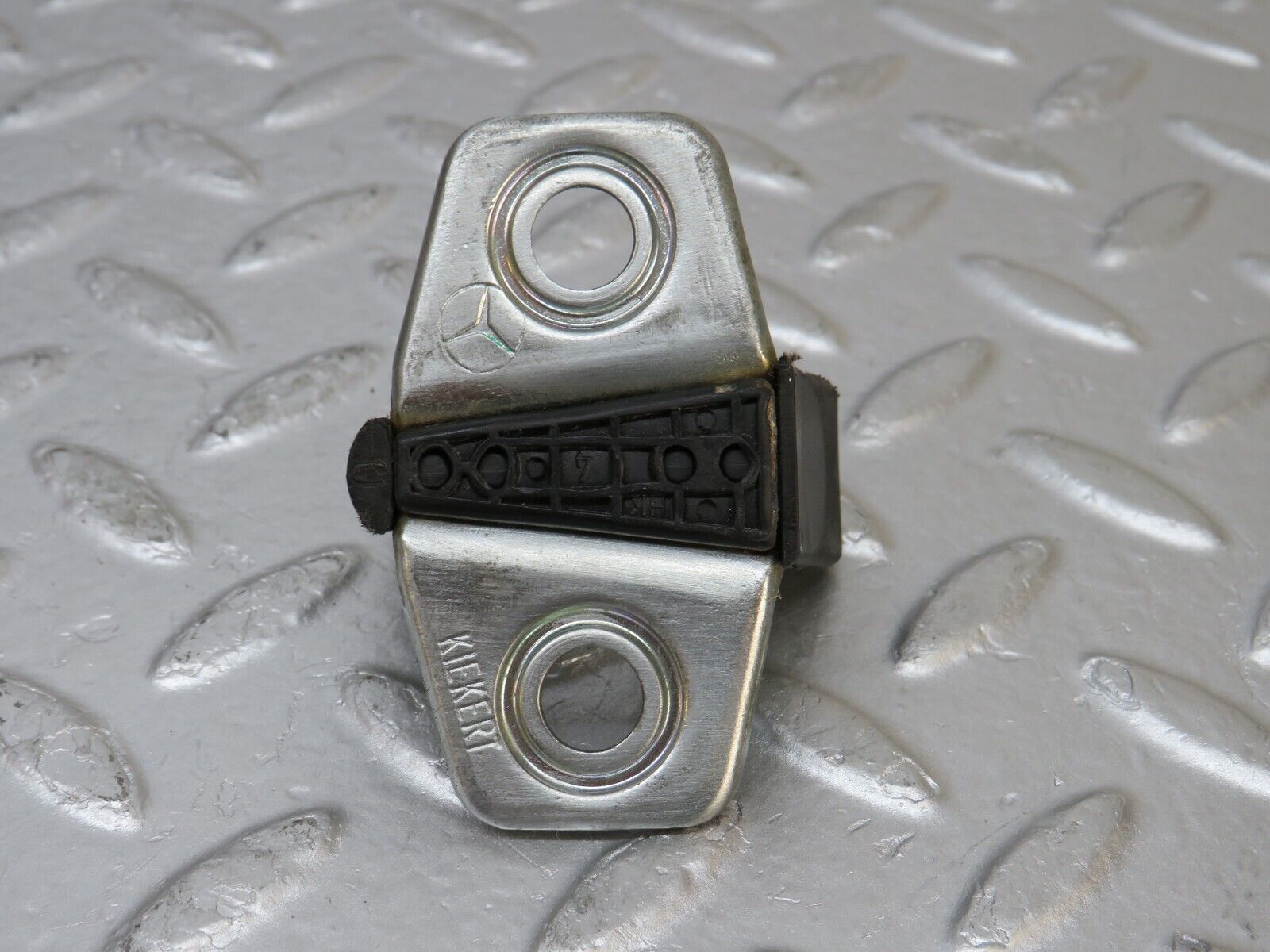 33898 Mercedes-Benz W124 260E Door Lock Latch