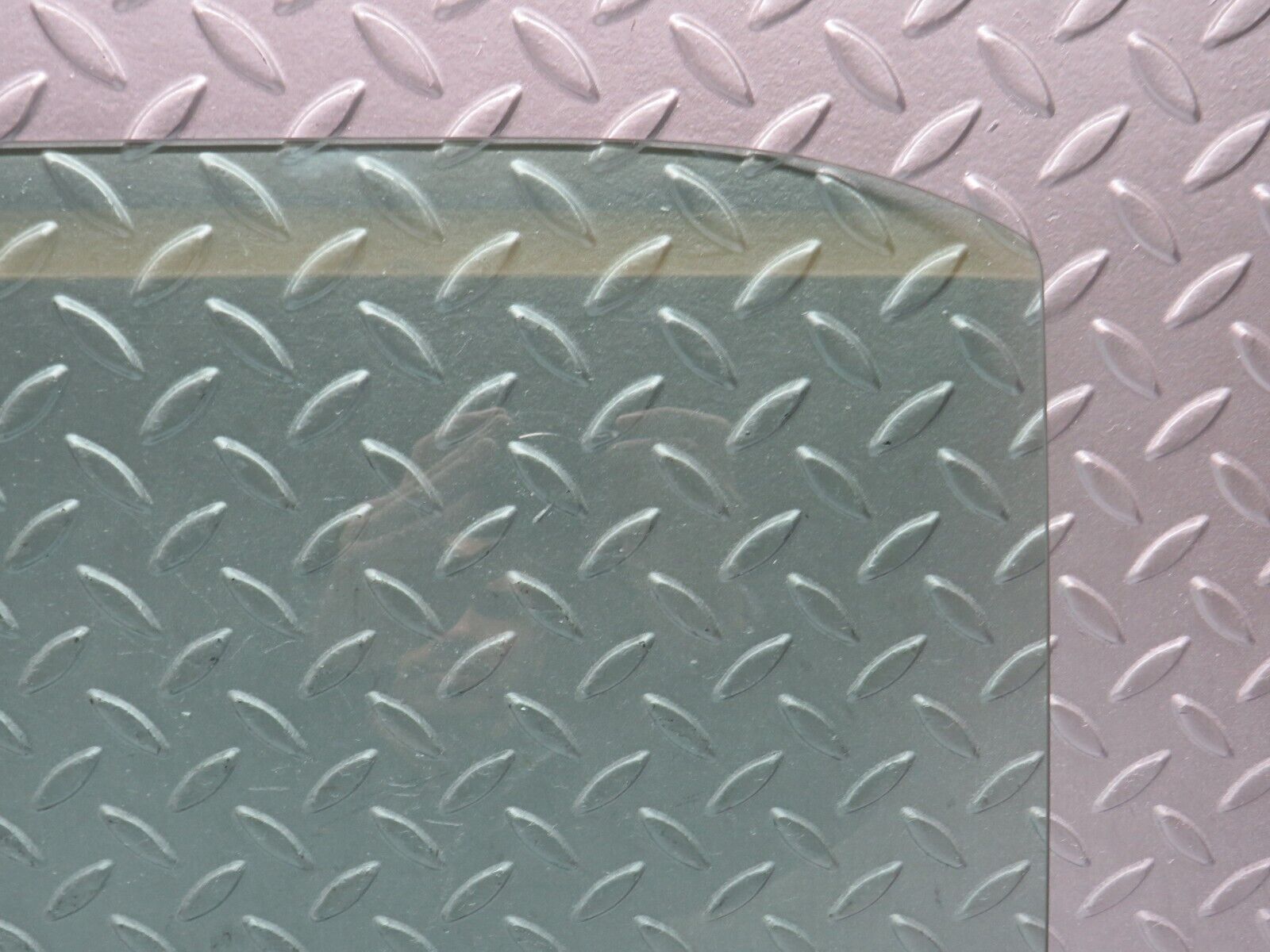 39071 Mercedes-Benz W201 190E 2.6L Rear Left Door Window Glass