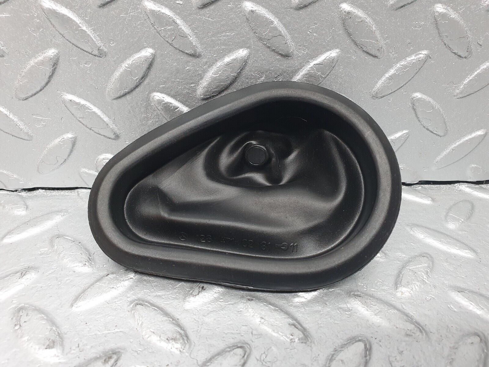 41027 Mercedes-Benz W126 300SE Fuel Tank Rubber Seal 1264710281