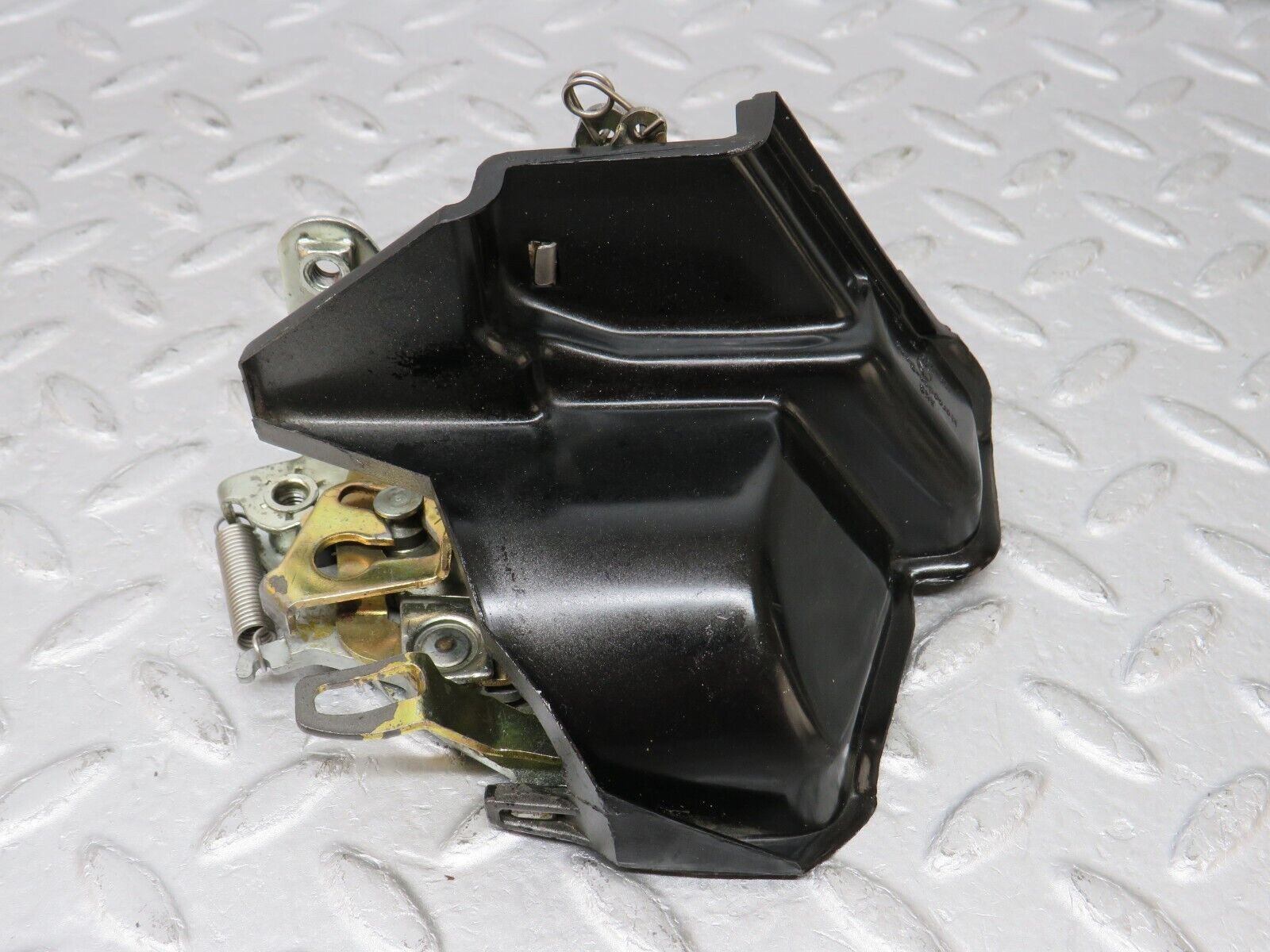 36044 Mercedes-Benz W126 420SE Rear Left Door Lock Mechanism 1237330108