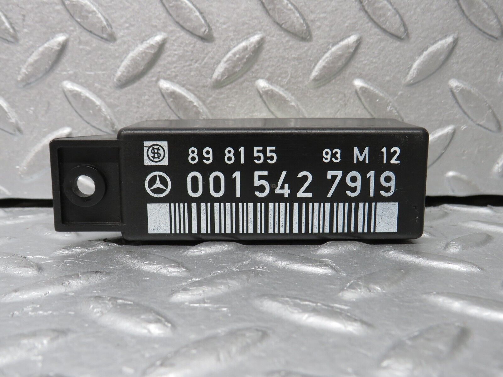 38327 Mercedes-Benz R129 280SL Coupe Windscreen Wiper Relay 0015427919