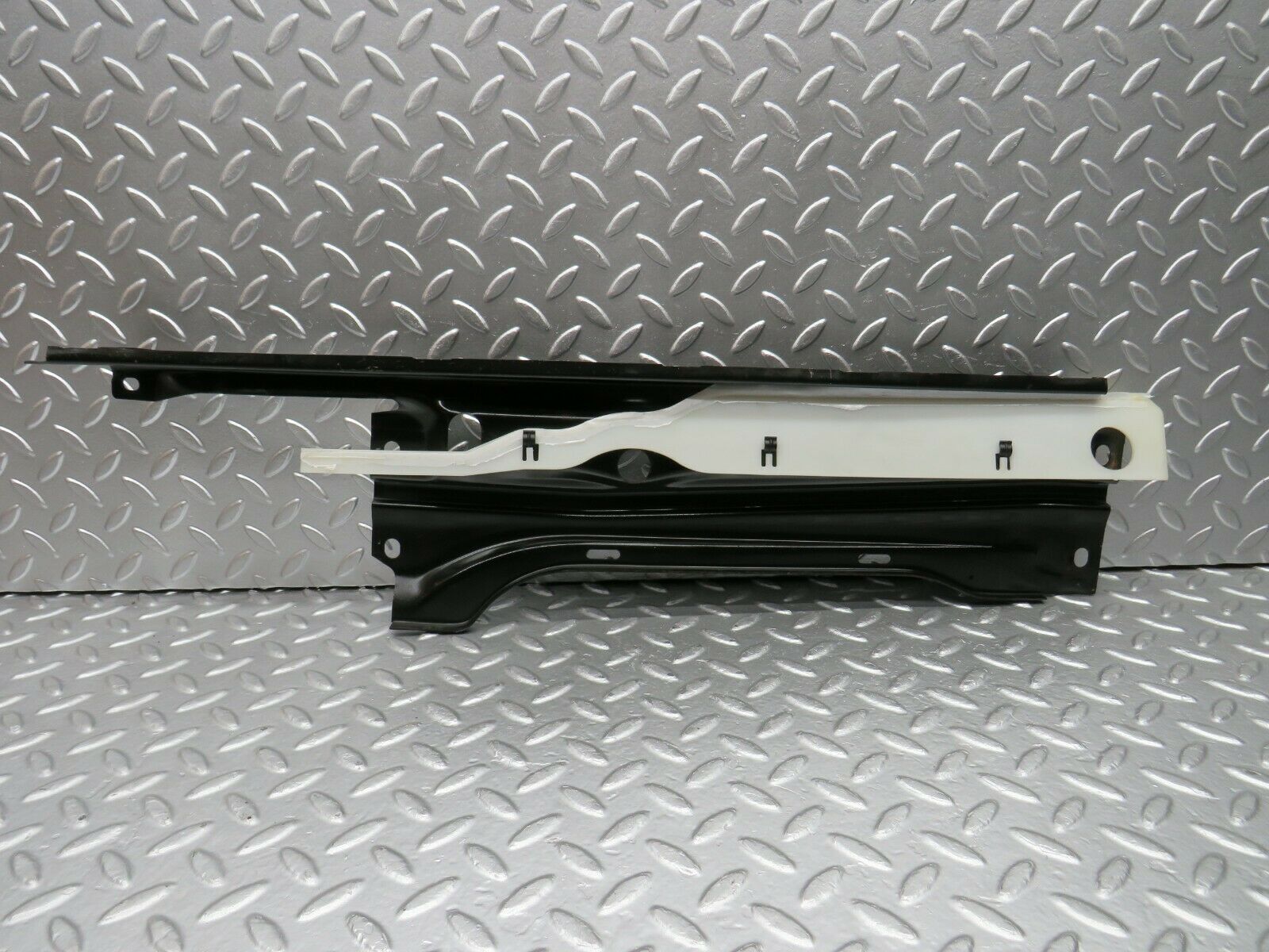 22338 Mercedes-Benz C124 E220 Coupe Rear Window Channel Support Left Side