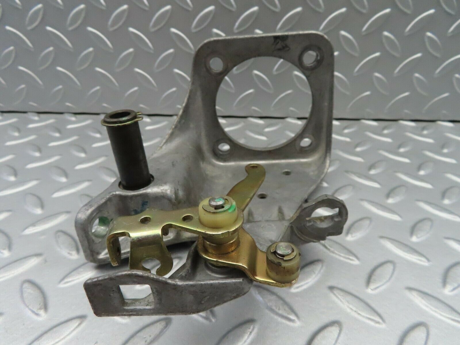 6709 Mercedes-Benz S124 E220 Wagon Brake Pedal Bracket 1242900919