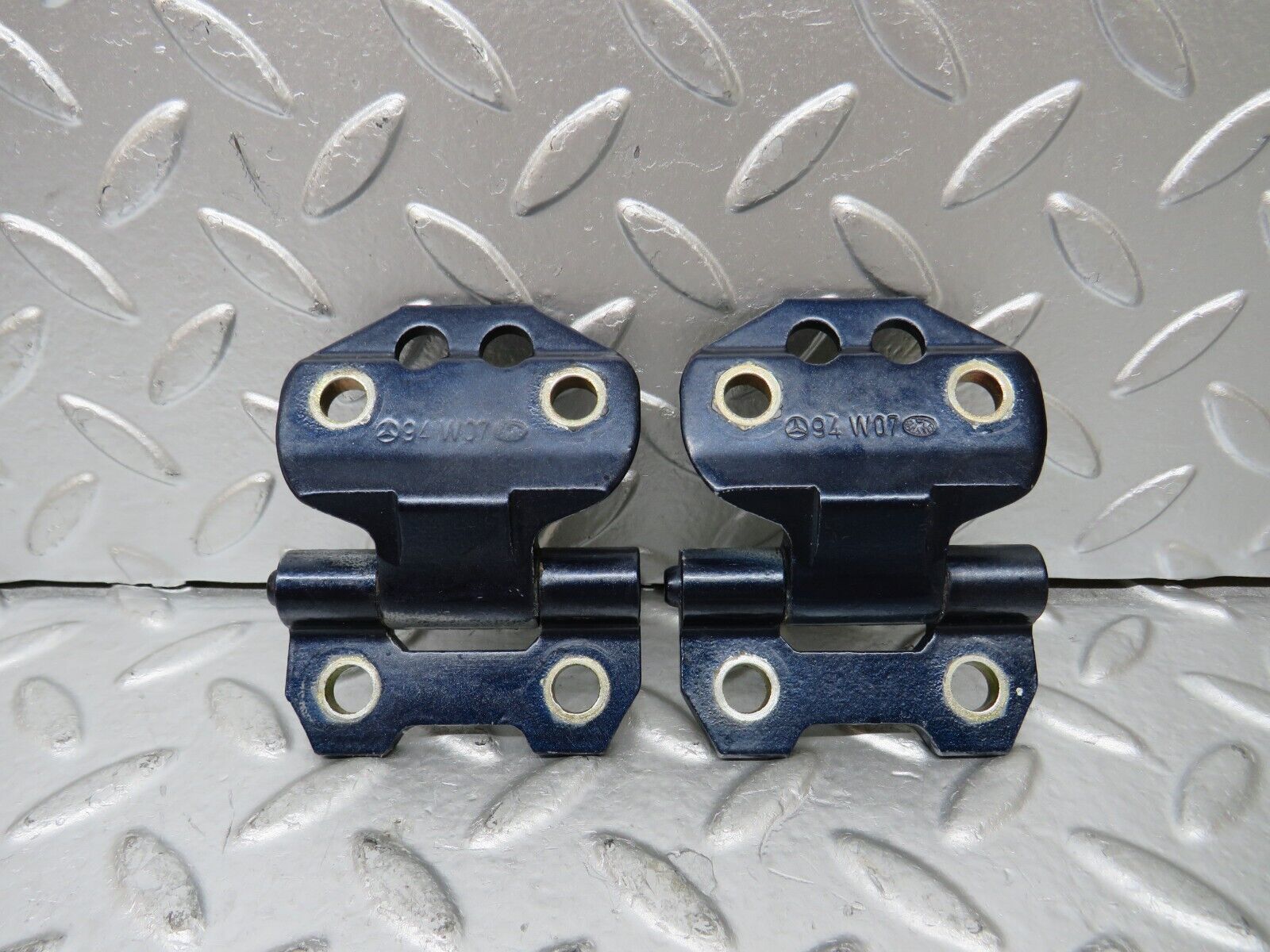 25878 Mercedes-Benz W124 280E Door Hinge Right Side