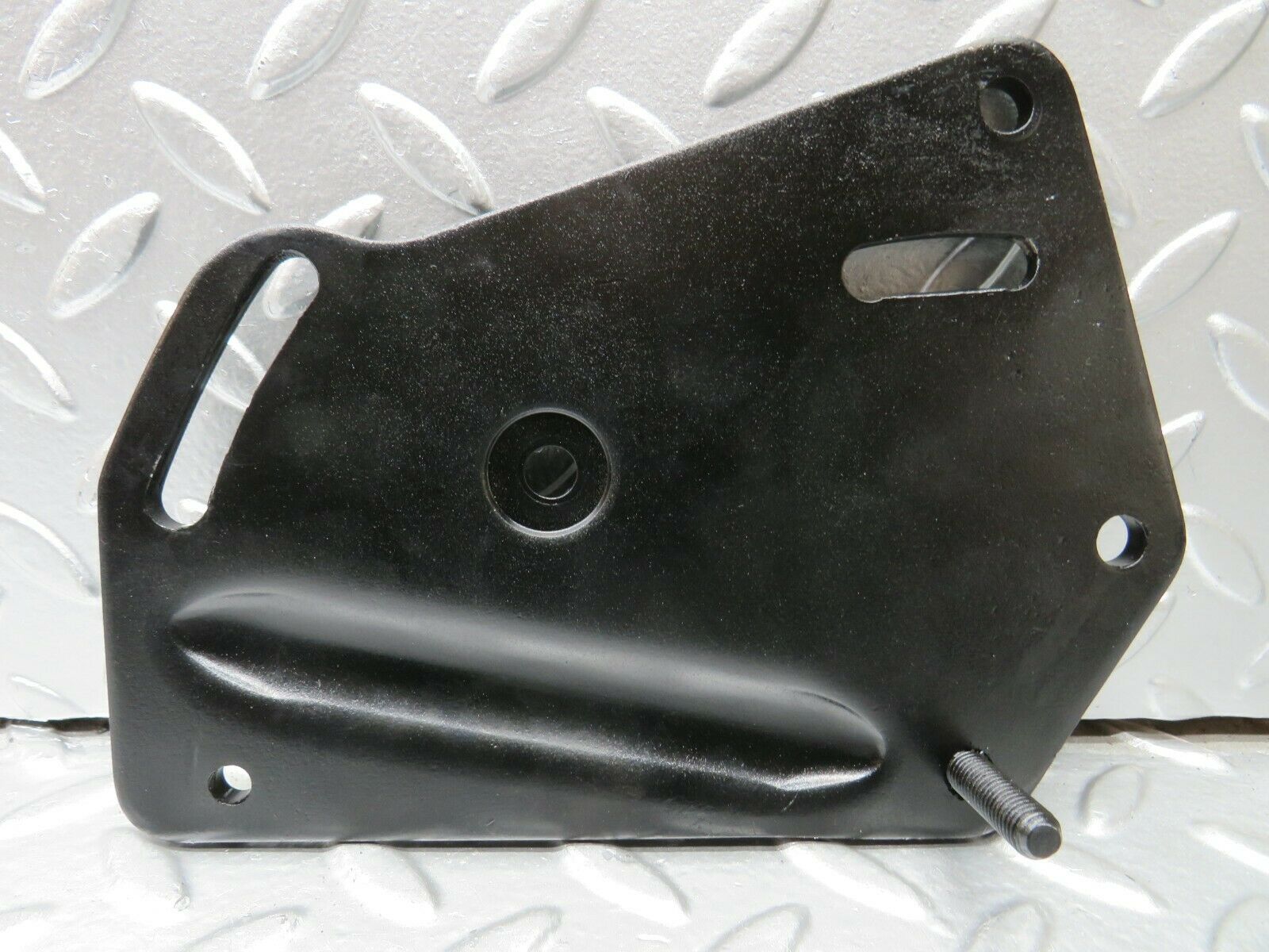 22874 Mercedes-Benz C107 450SLC Coupe Power Steering Pump Bracket