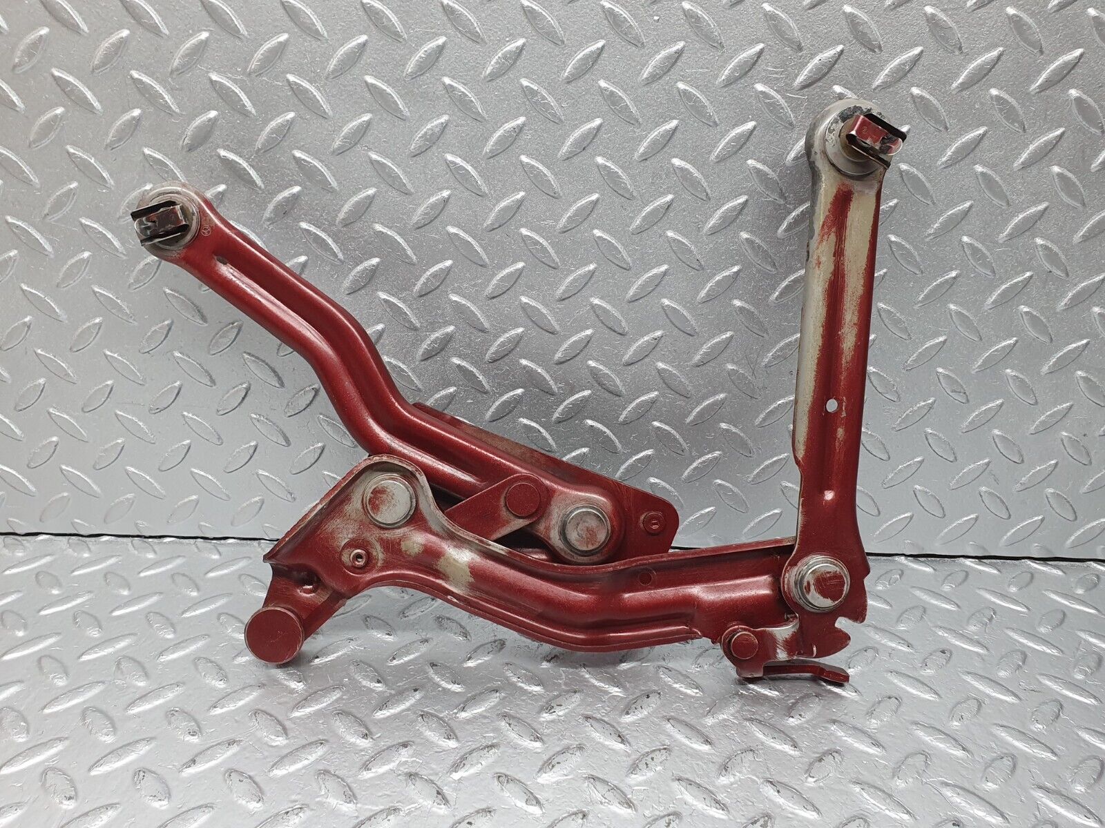 41006 Mercedes-Benz W126 300SE Bonnet Hinge Left Side