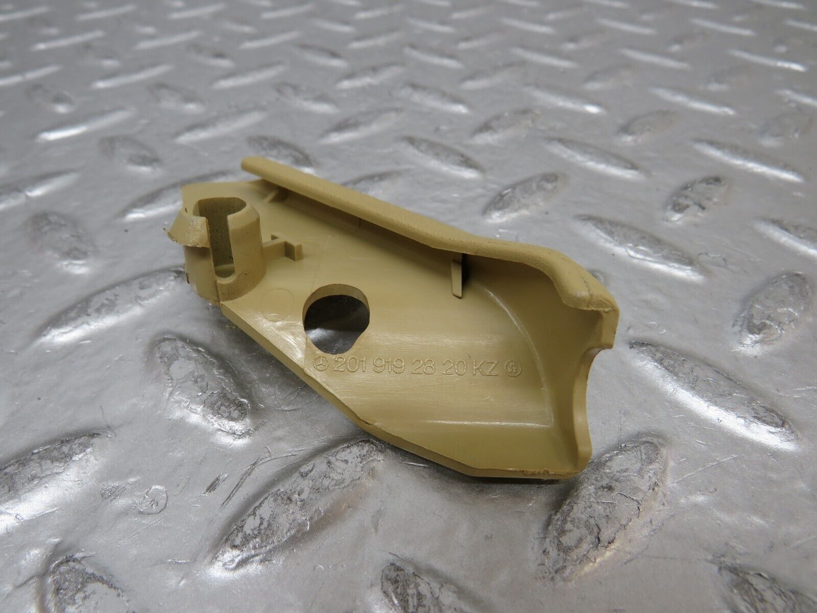 26706 Mercedes-Benz C124 220CE Coupe Right Seat Trim Beige 2019192820