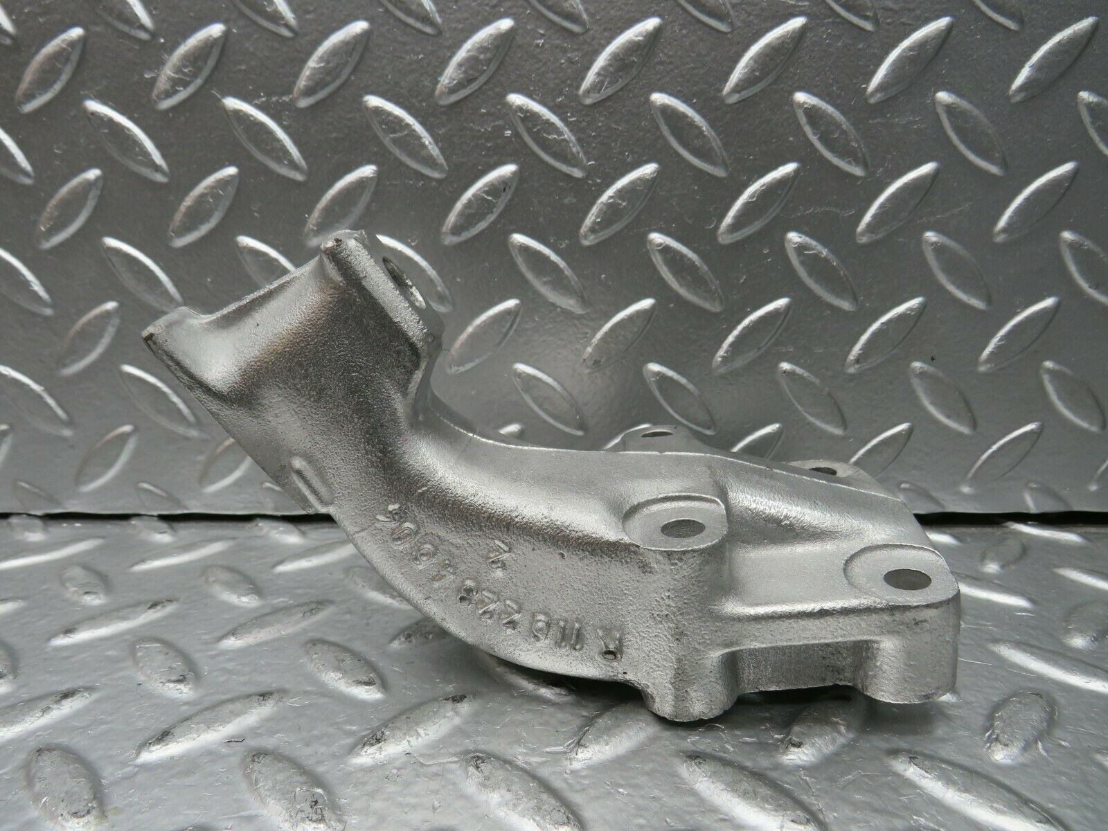 22833 Mercedes-Benz C107 450SLC Engine Mount Bracket Left Side 1162234604