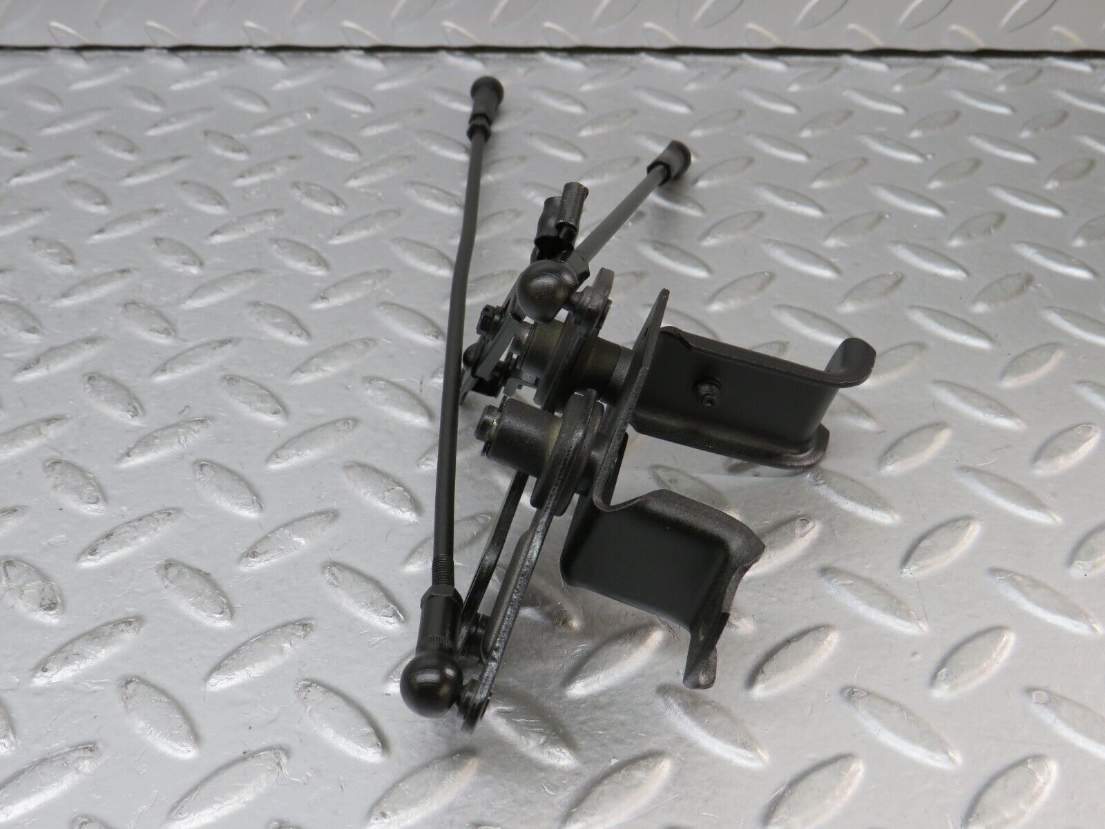 36361 Mercedes-Benz W126 420SE Accelerator Throttle Linkage