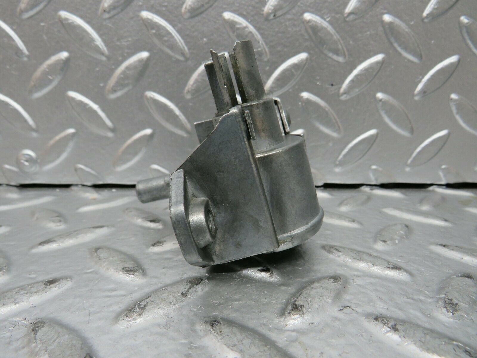 23475 Mercedes-Benz W114 280E Left Door Air Vent Window Regulator