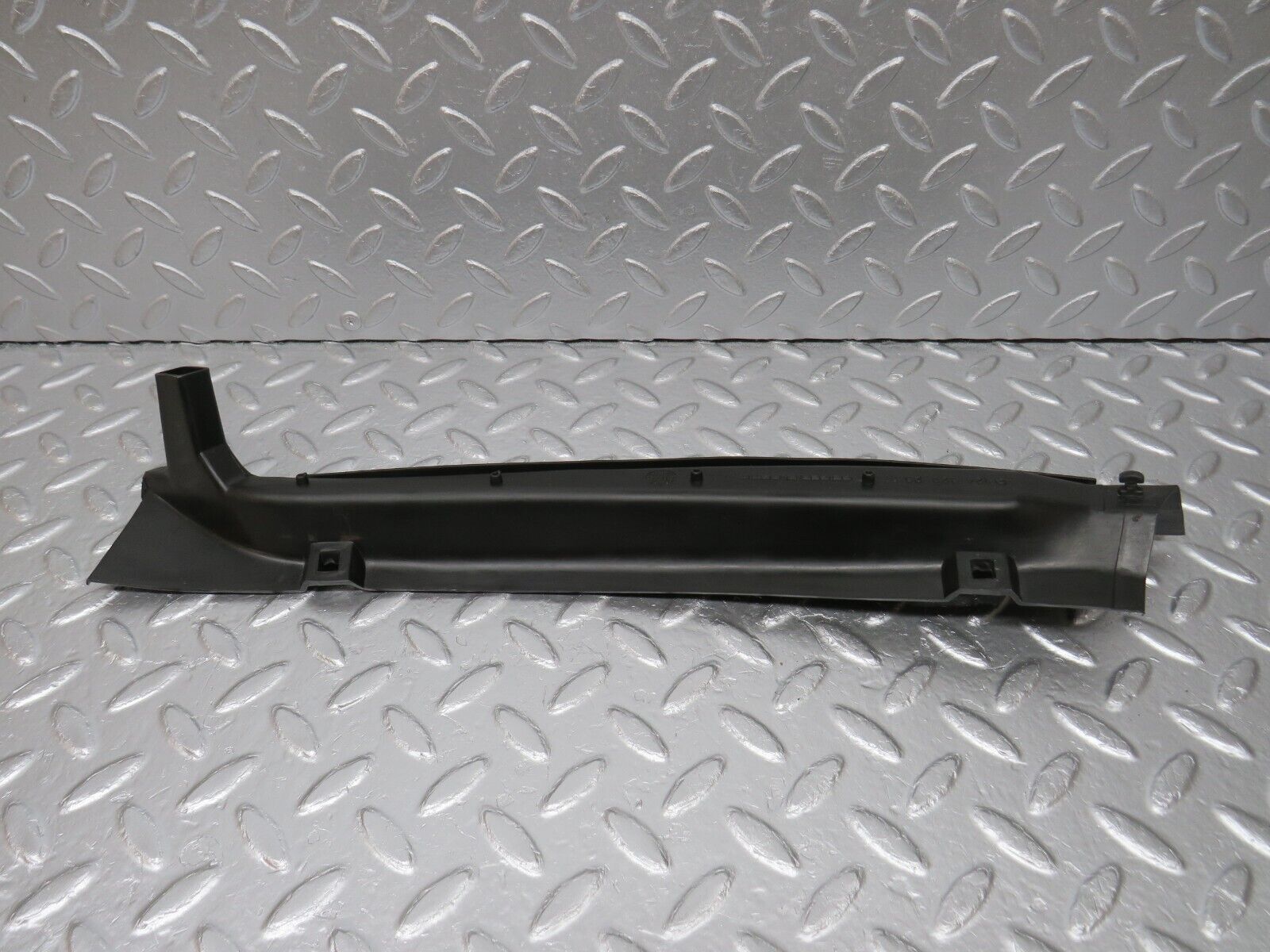 33979 Mercedes-Benz W124 260E Water Drain 1246283707 1246202667