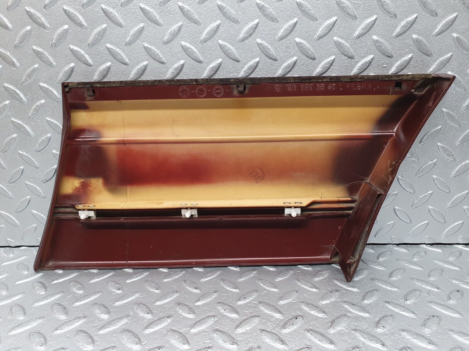 40938 Mercedes-Benz W126 300SE Front Left Fender Wing Moulding Trim 1266903540