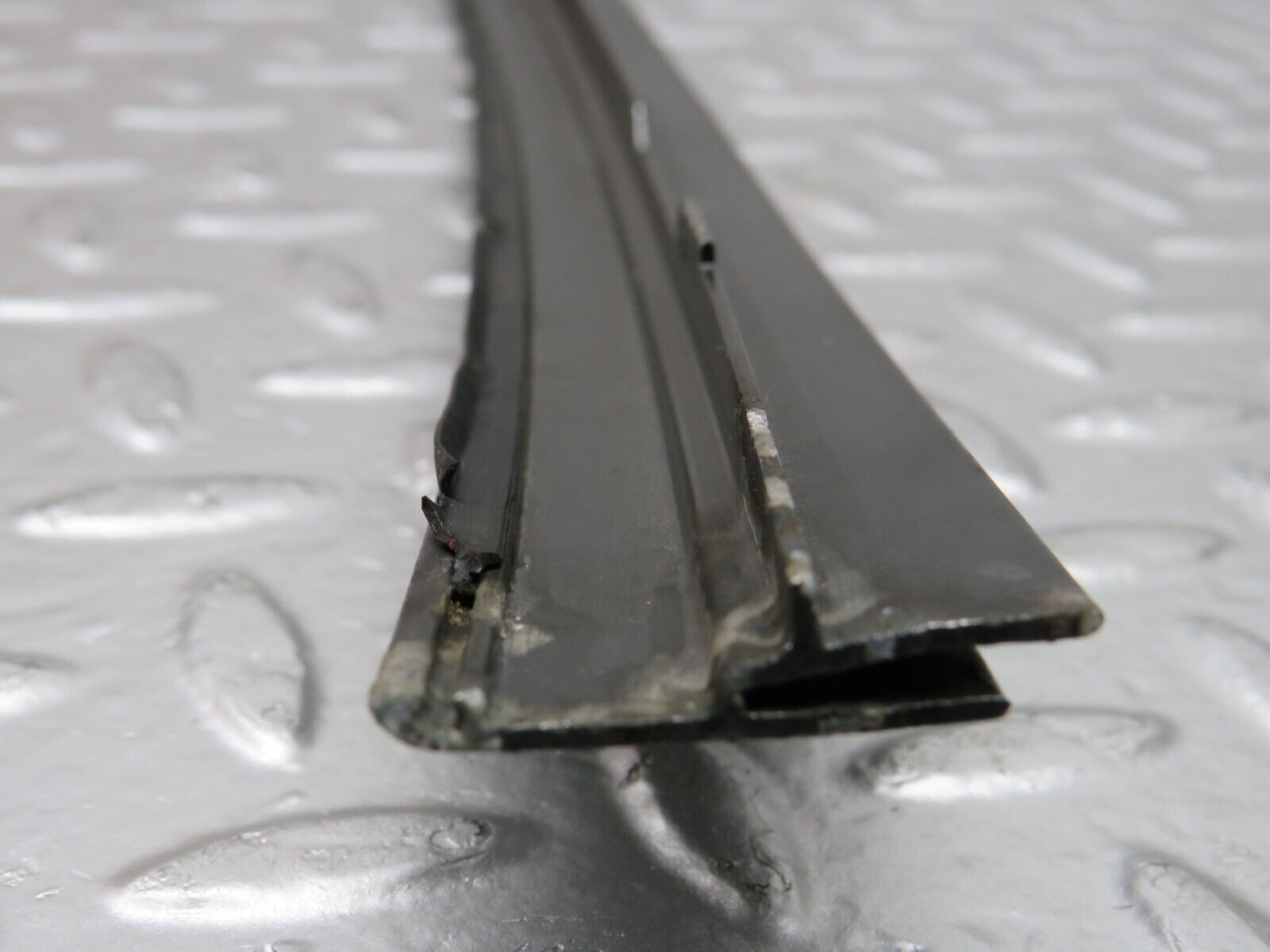 25164 Mercedes-Benz W201 190D Windscreen Lower Moulding Trim Left