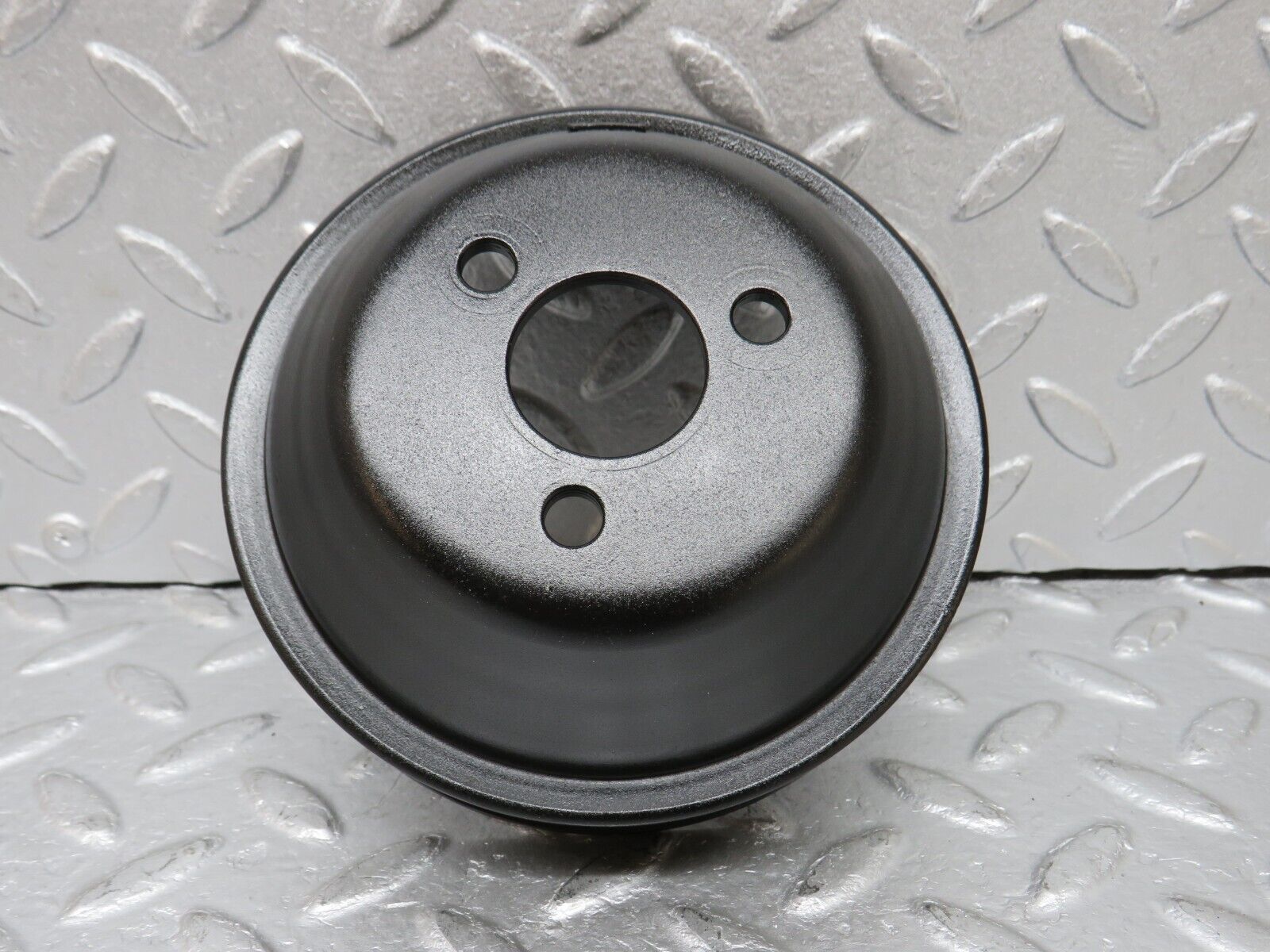 38103 Mercedes-Benz A124 320E Cabriolet Water Pump Pulley 1042300015