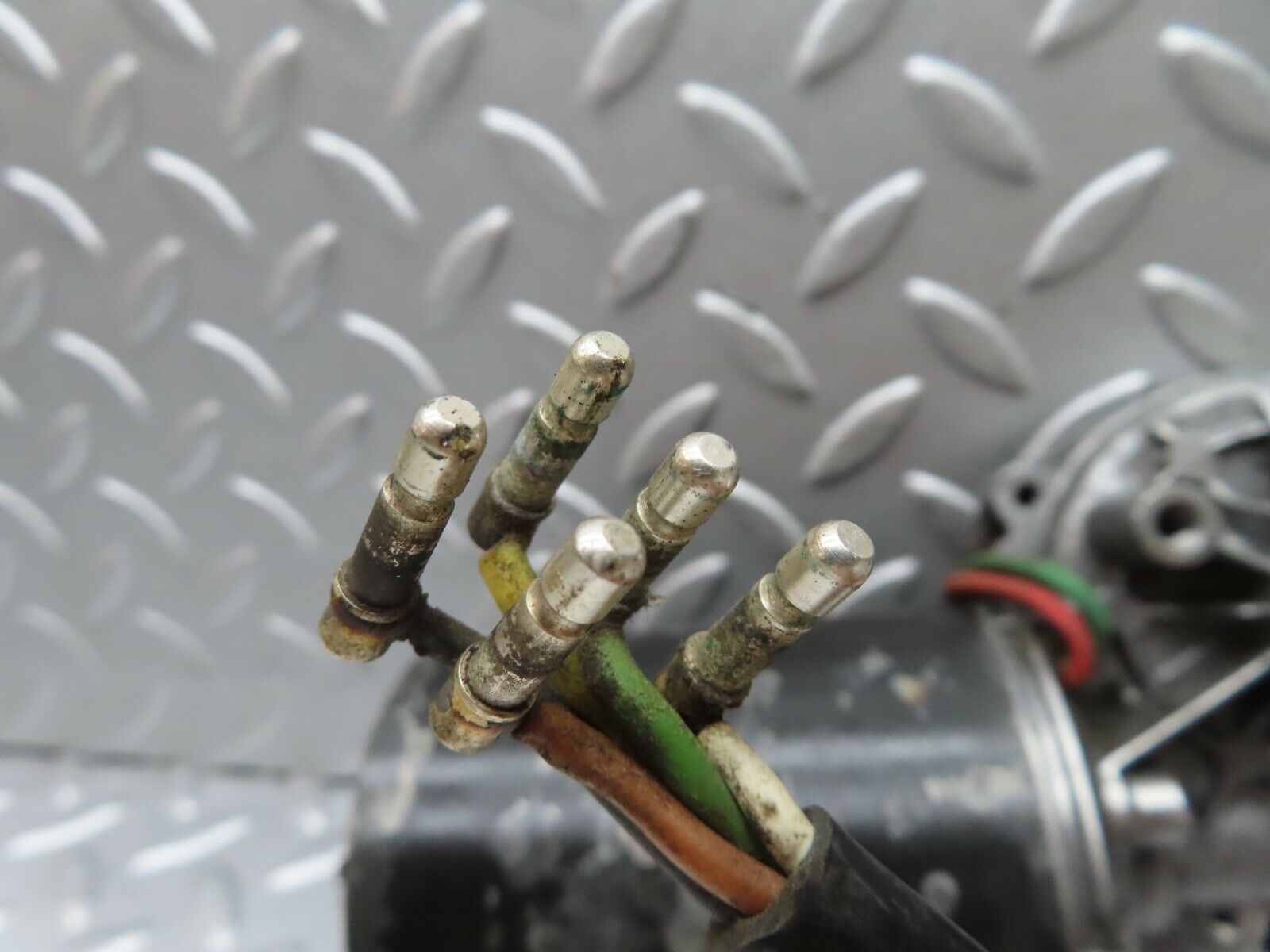 18070 Mercedes-Benz W123 200 Wiper Motor Bosch 0390341077