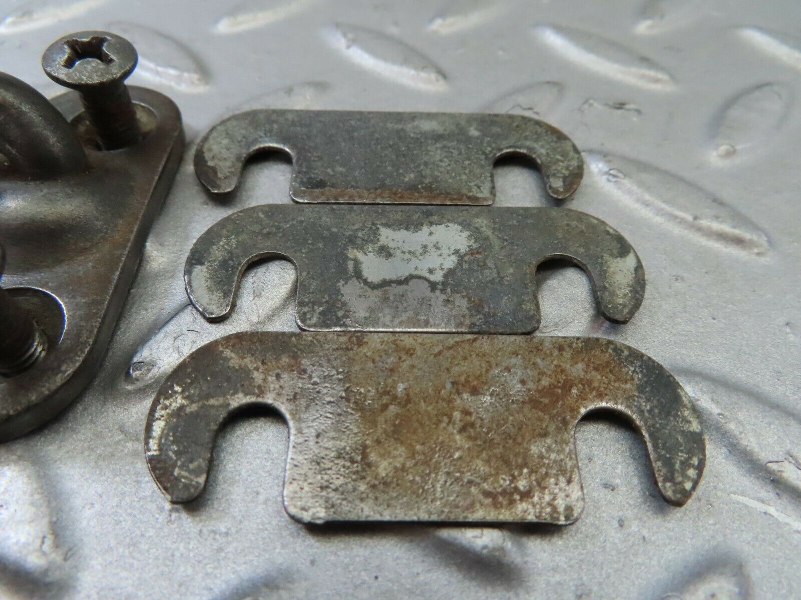 7665 Mercedes-Benz S123 230TE Wagon Trunk Latch Lock 1237400032