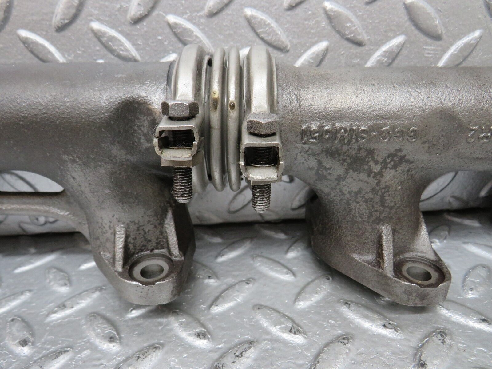 33112 Mercedes-Benz W126 380 V8 Exhaust Manifold Right 1161422402 1161420602