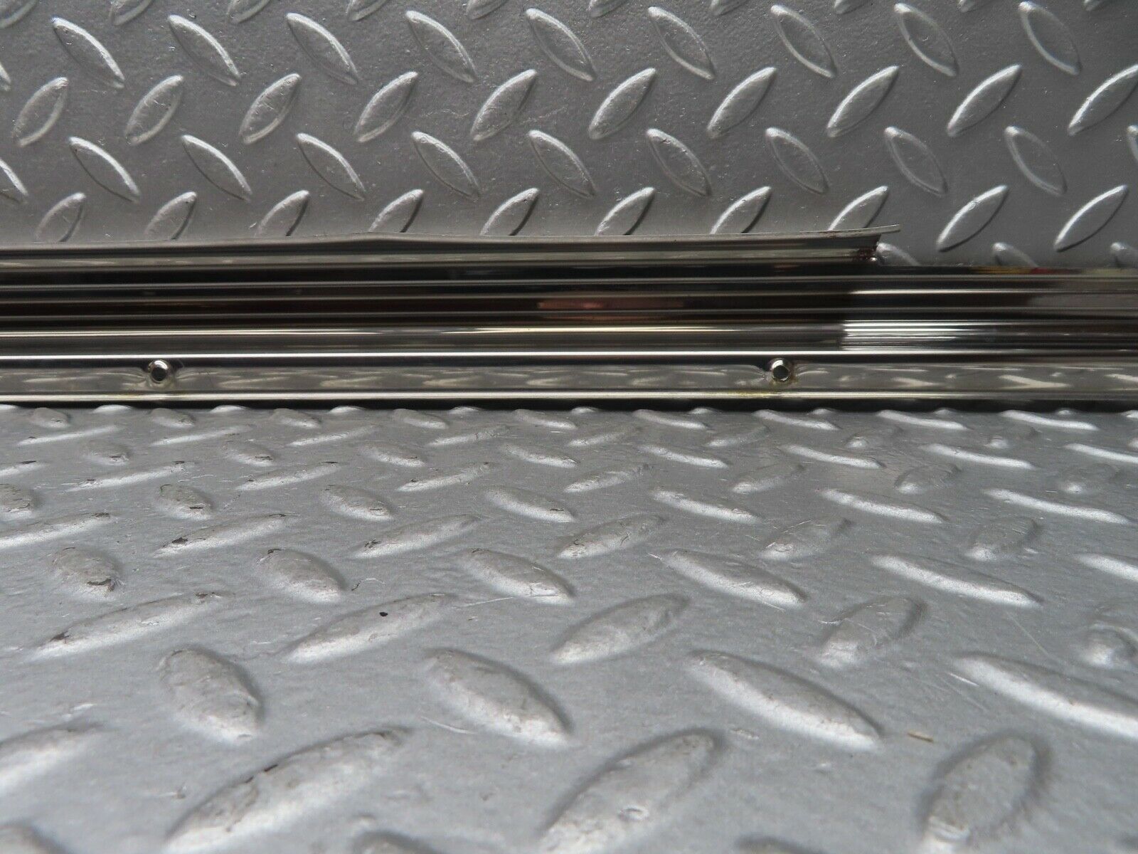 20390 Mercedes-Benz W114 280CE Coupe Right Door Sill Chrome