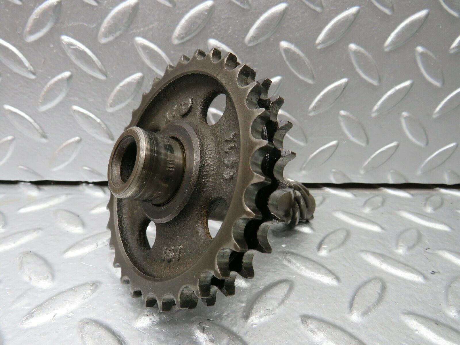 22815 Mercedes-Benz C107 450SLC Camshaft Intermediate Timing Gear 1161570414