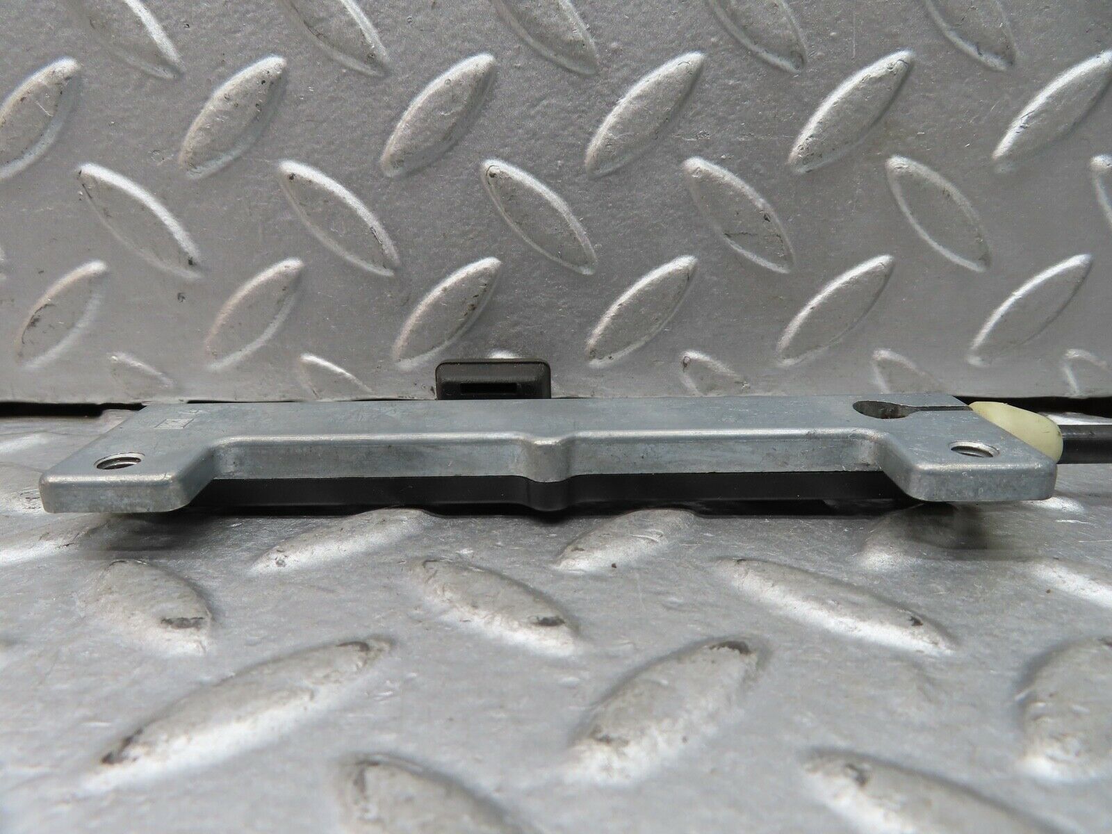 19258 Mercedes-Benz W123 300D Heater Control Slider 1238300185