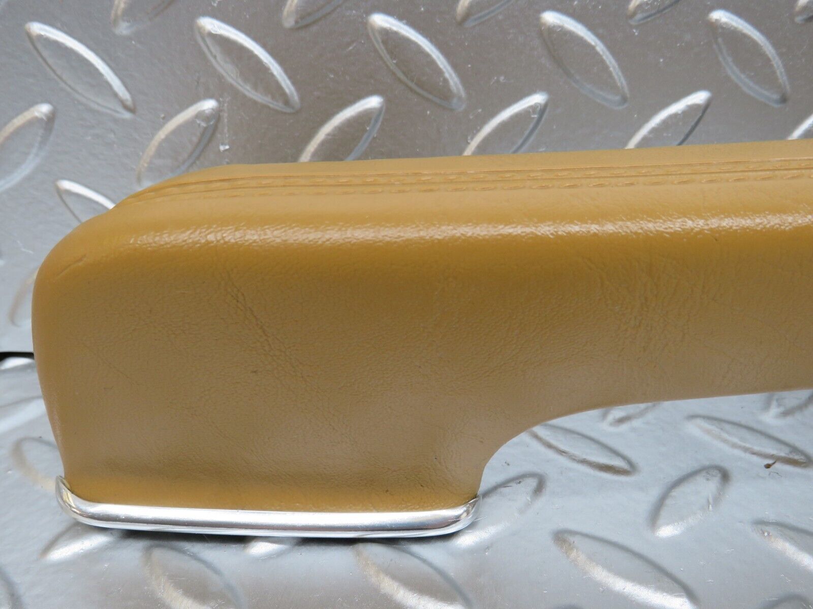 25439 Mercedes-Benz W123 200 Interior Door Handle Rear Left