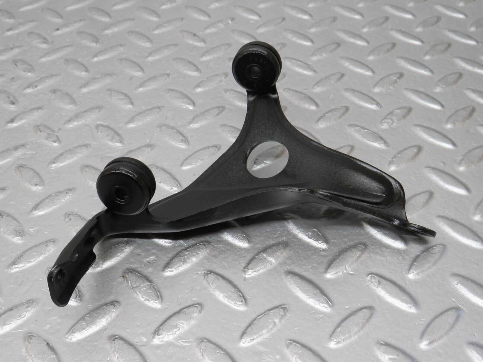 34593 Mercedes-Benz C126 380SEC Coupe Air Intake Manifold Bracket