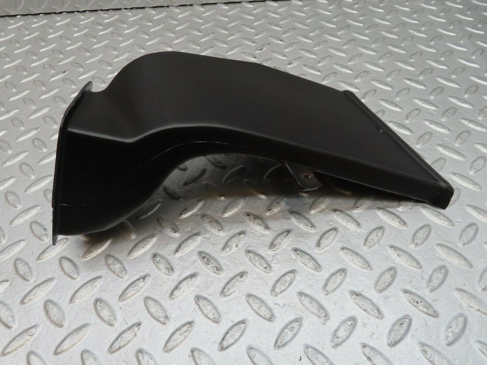 16592 Mercedes-Benz C107 380SLC Floor Ventilation Duct Right 1078310246