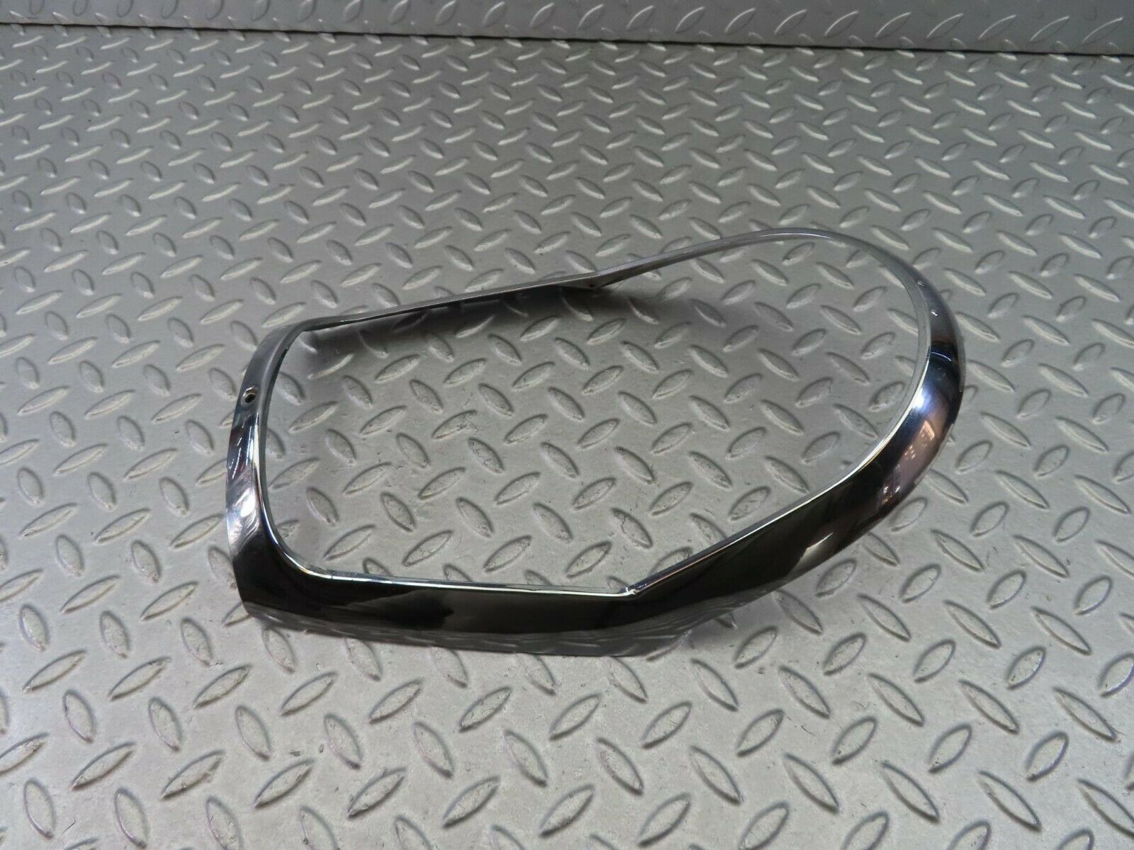8121 Mercedes-Benz W108 Headlight Chrome Frame 1305542029