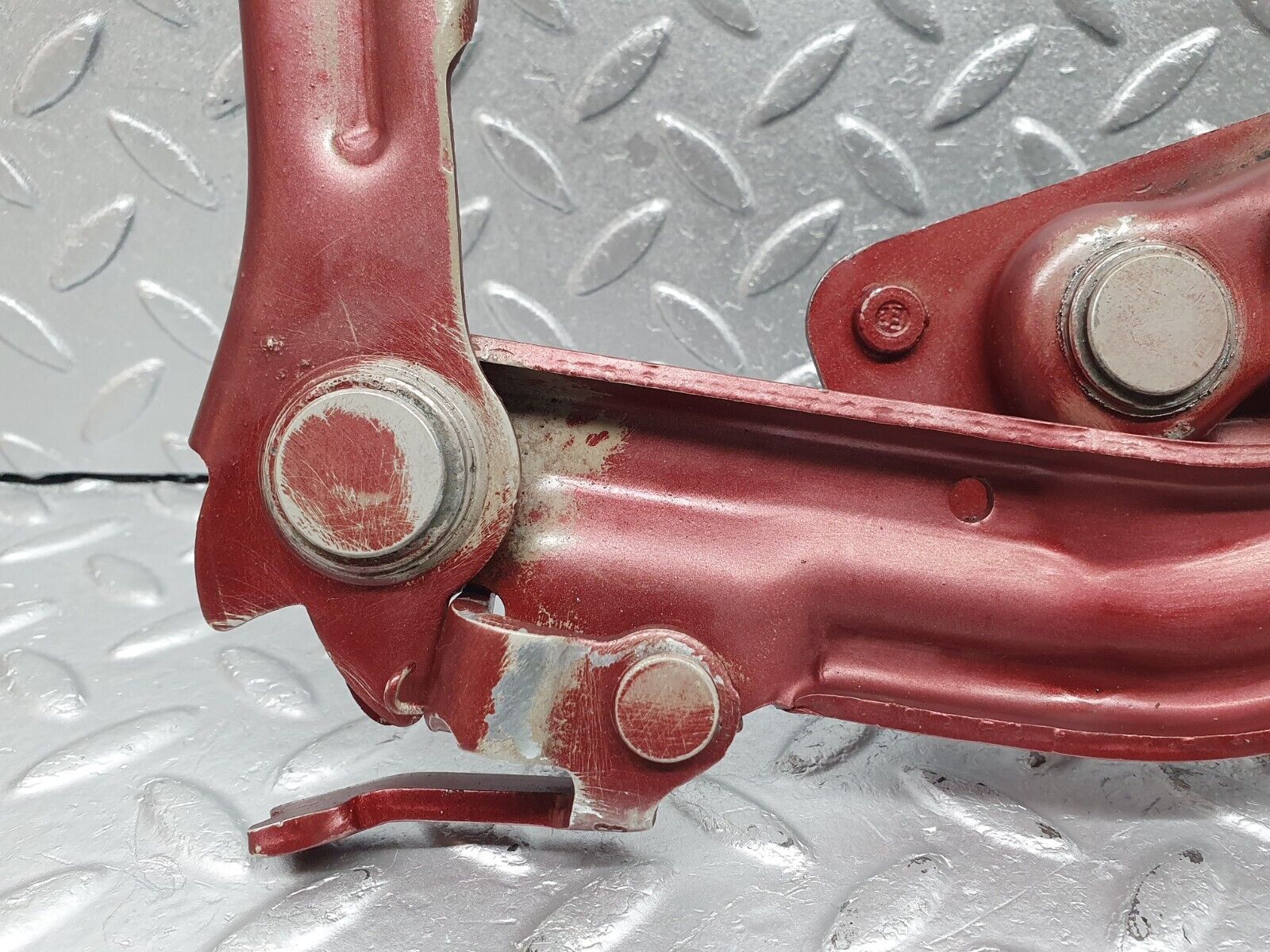 41005 Mercedes-Benz W126 300SE Bonnet Hinge Right Side